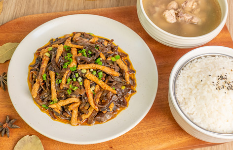 蒸烩煮木耳炒肉丝外卖成品菜料理包